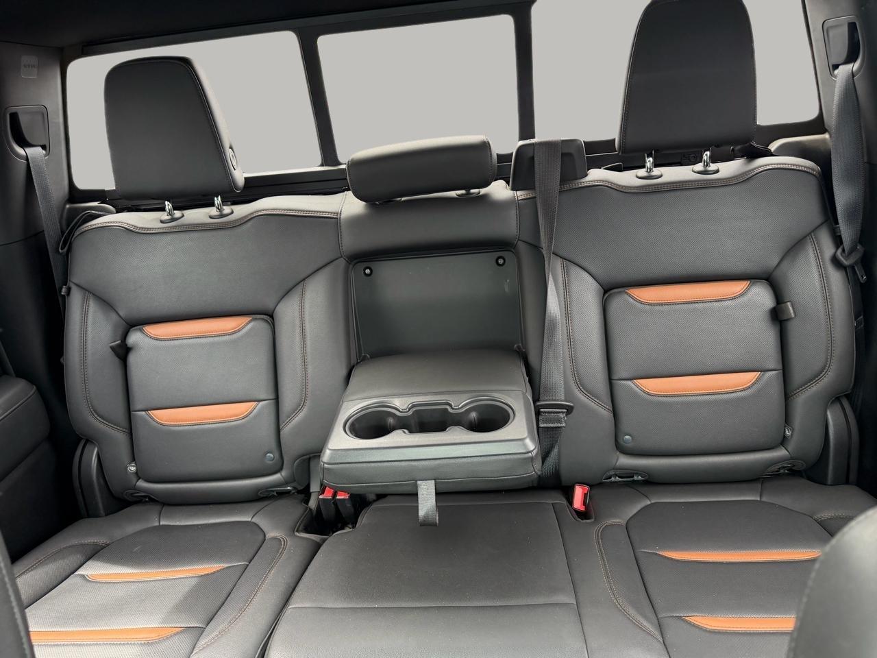 GMC Sierra 1500 AT4 Crew Cab Short Box 4WD 2021