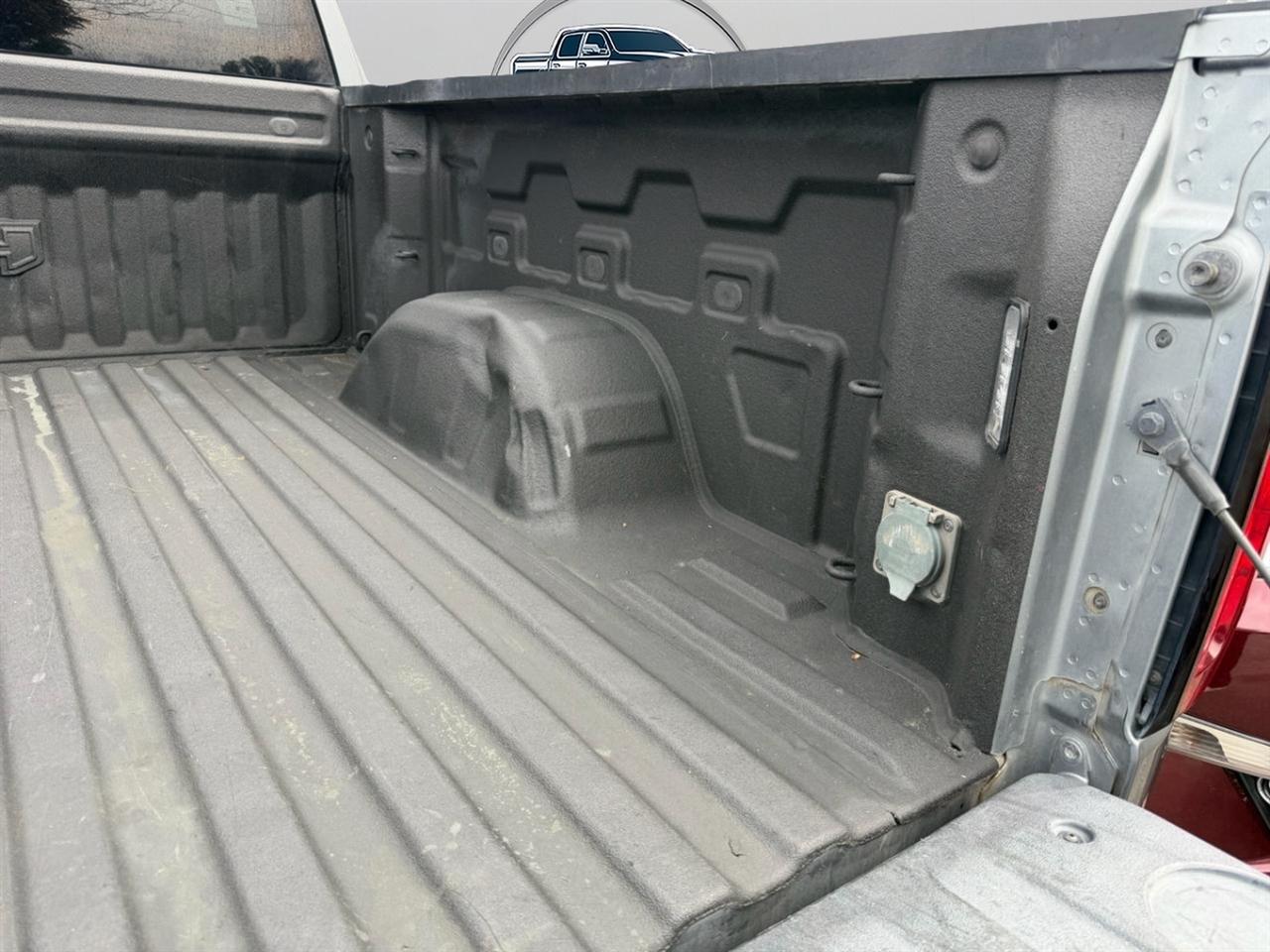 GMC Sierra 1500 AT4 Crew Cab Short Box 4WD 2021