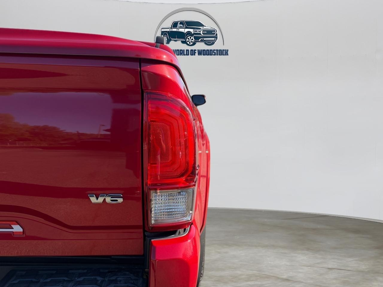 Toyota Tacoma TRD Sport Double Cab 5' Bed V6 4x2 AT (Natl) 2016