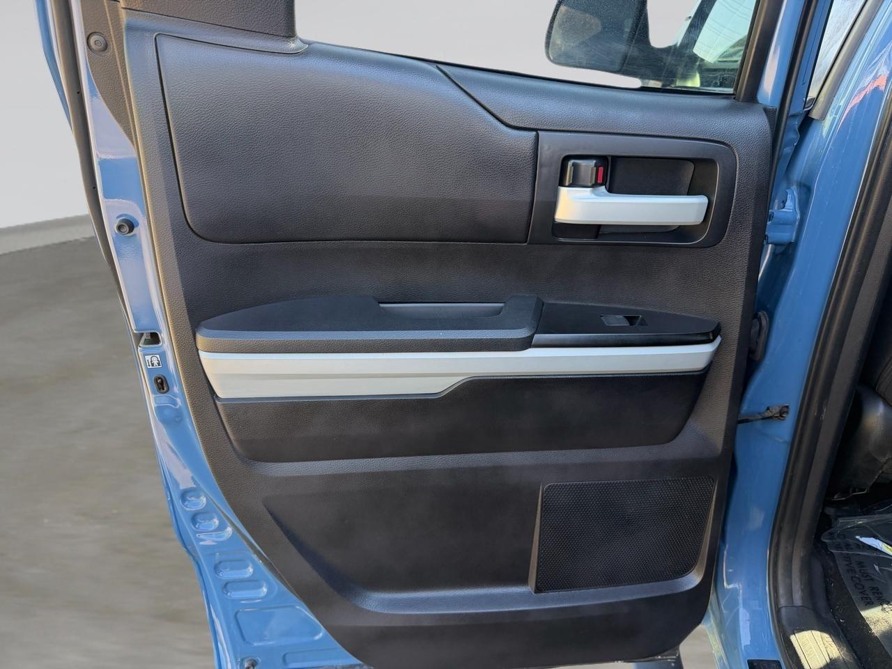 Toyota Tundra SR5 5.7L V8 Double Cab 4WD 2019