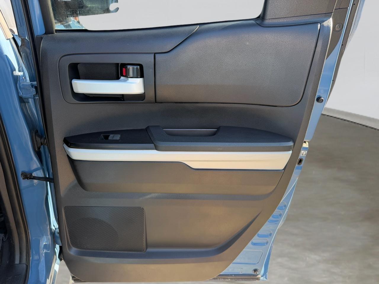 Toyota Tundra SR5 5.7L V8 Double Cab 4WD 2019