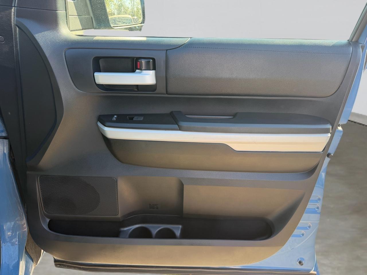 Toyota Tundra SR5 5.7L V8 Double Cab 4WD 2019