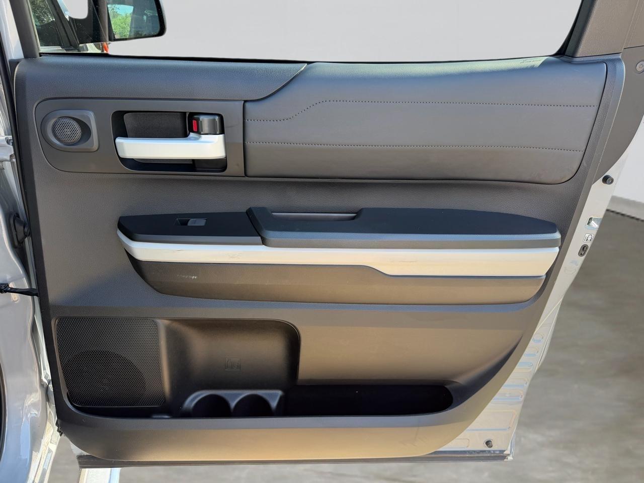 Toyota Tundra Limited 5.7L CrewMax 2WD 2019