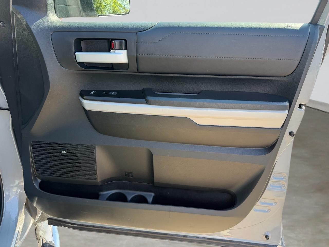 Toyota Tundra Limited 5.7L CrewMax 2WD 2019