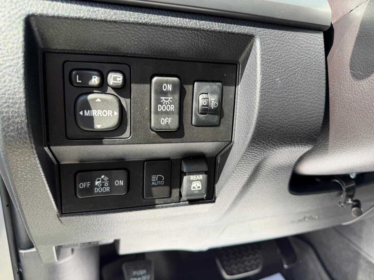 Toyota Tundra Platinum CrewMax 5.7L 4WD 2019