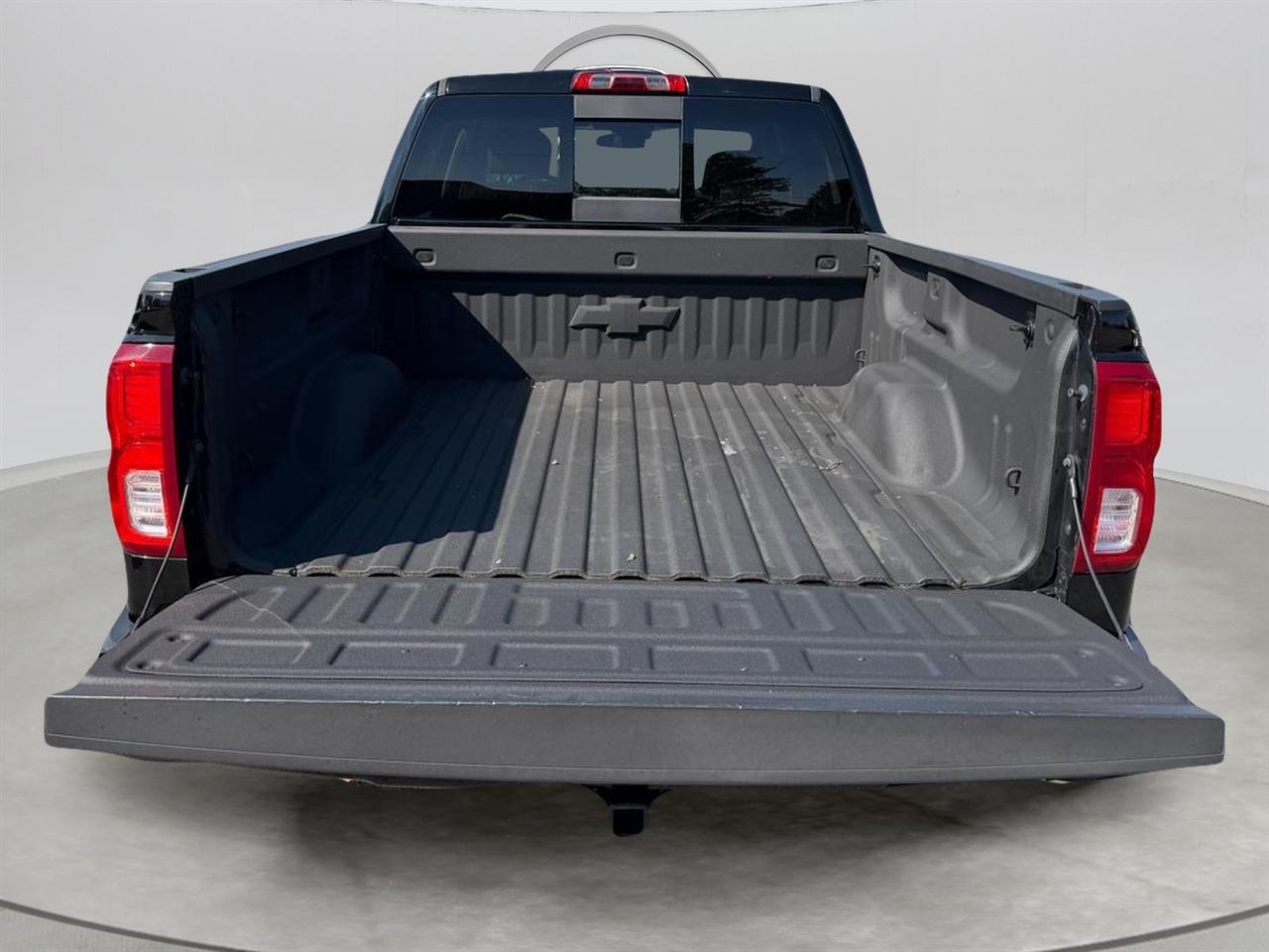 Chevrolet Silverado 1500 High Country Crew Cab 4WD 2017