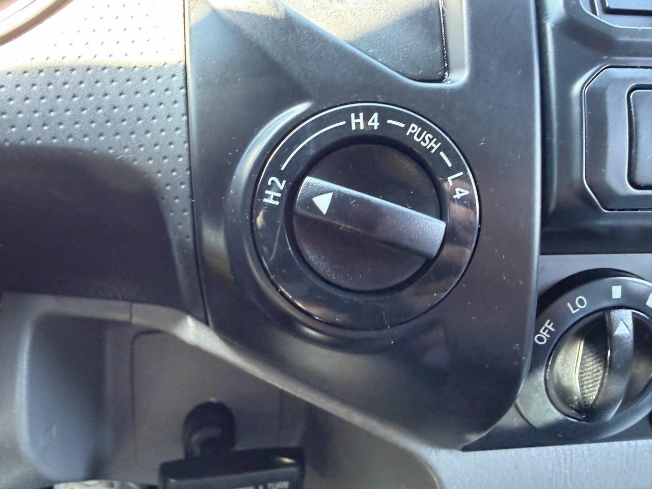 Toyota Tacoma Double Cab V6 6MT 4WD 2015