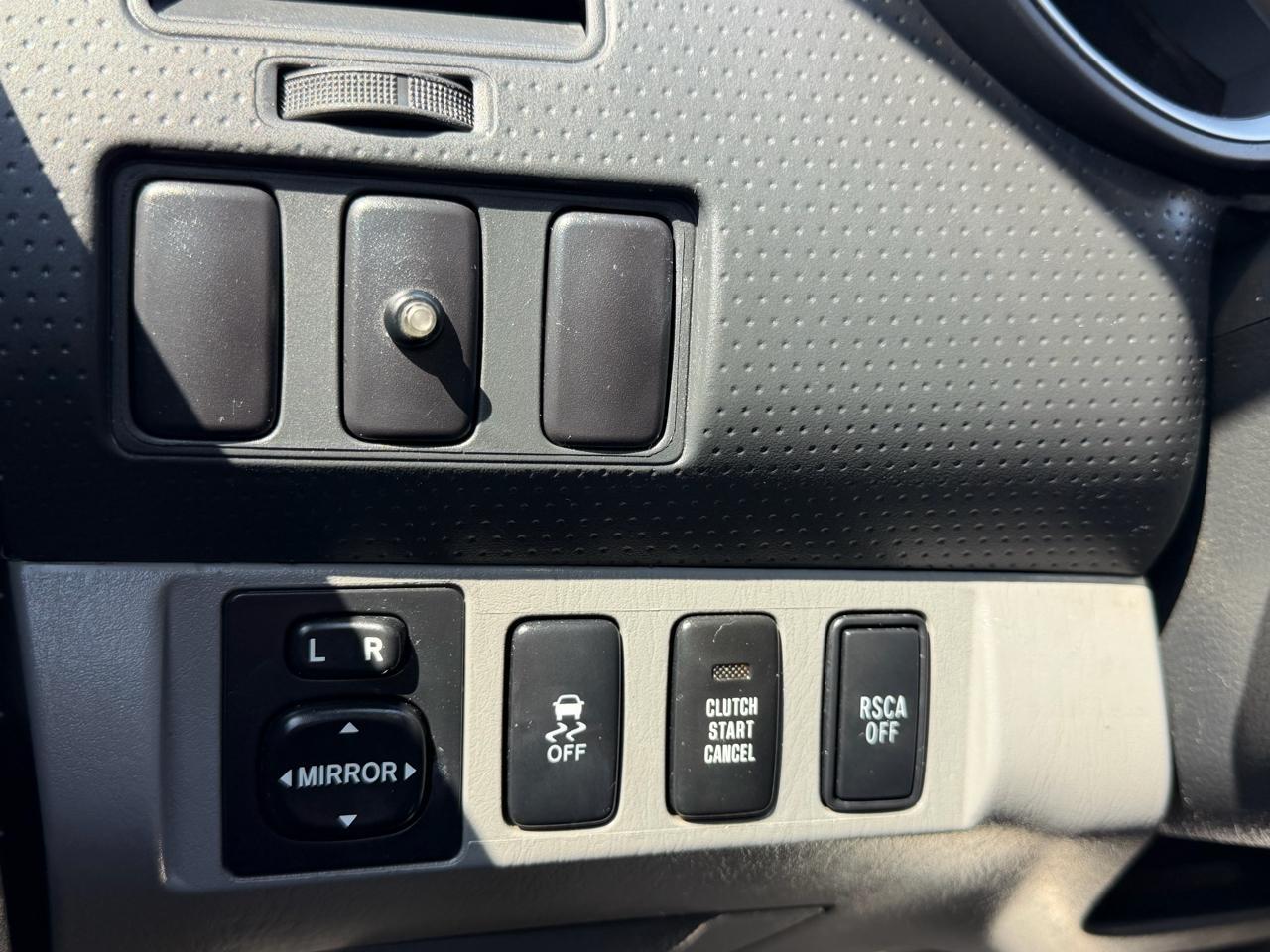 Toyota Tacoma Double Cab V6 6MT 4WD 2015