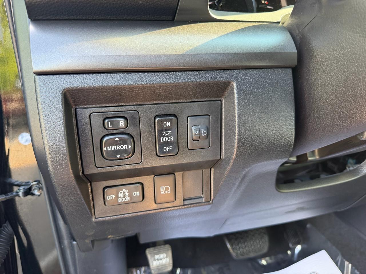 Toyota Tundra SR5 5.7L V8 Double Cab 4WD 2021