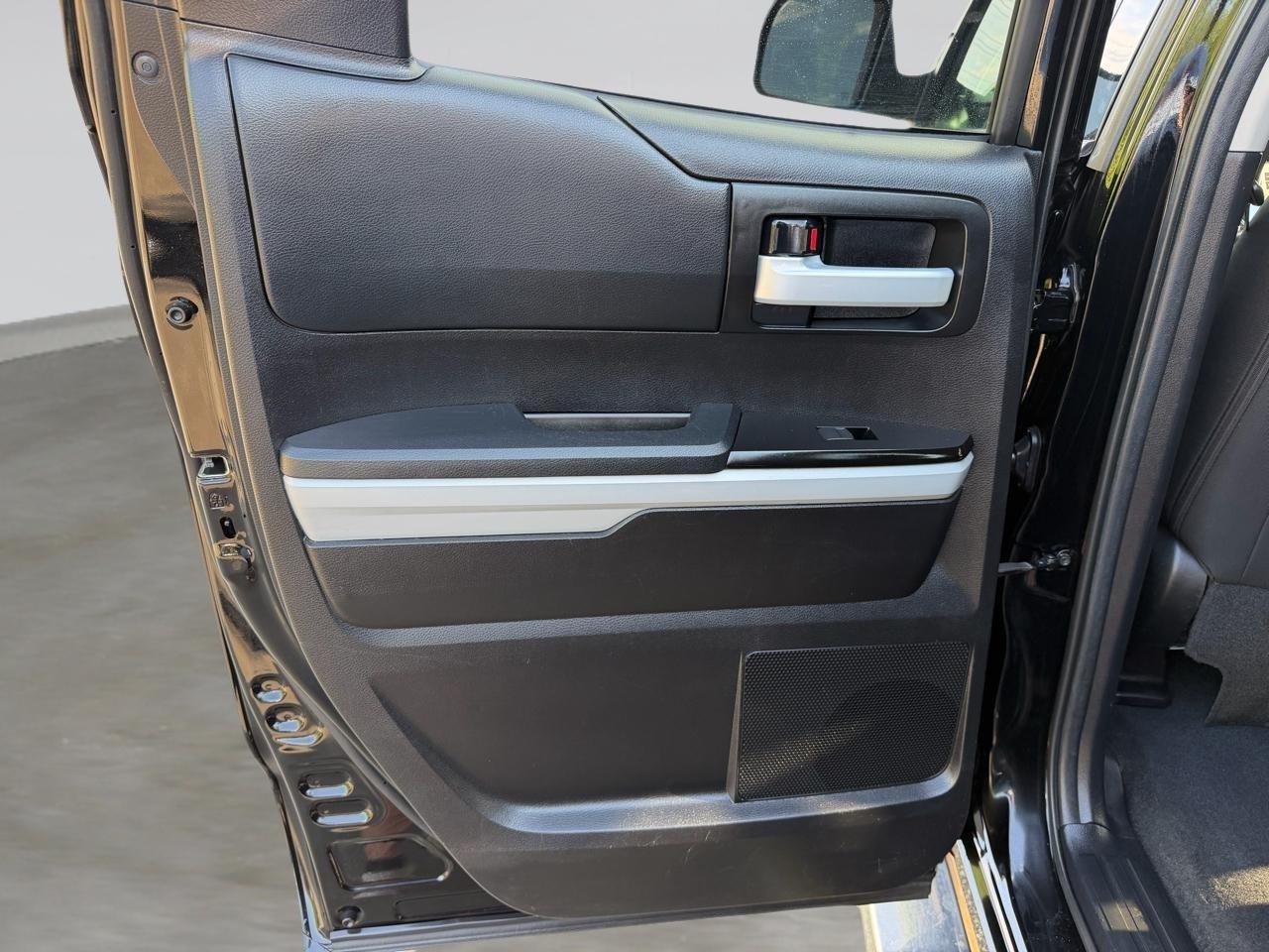 Toyota Tundra SR5 5.7L V8 Double Cab 4WD 2021