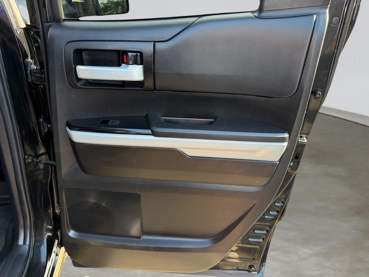 Toyota Tundra SR5 5.7L V8 Double Cab 4WD 2021