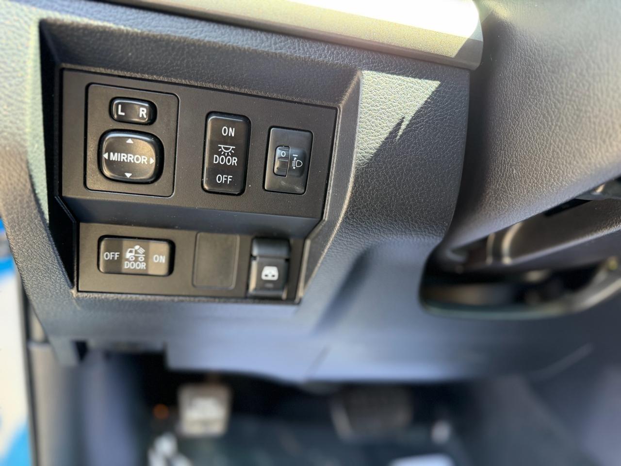 Toyota Tundra SR5 5.7L V8 FFV CrewMax 2WD 2016