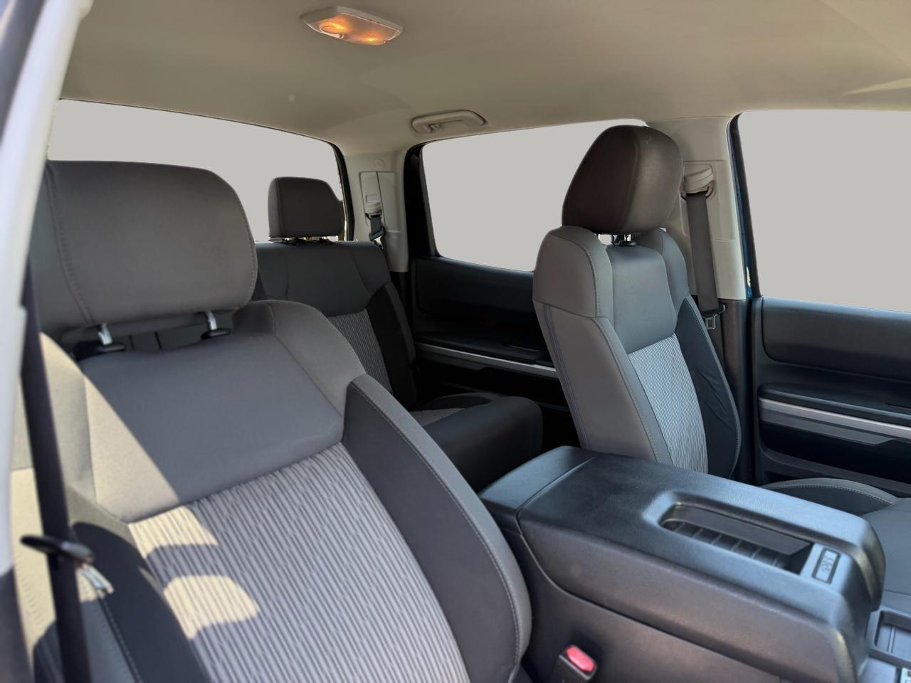 Toyota Tundra SR5 5.7L V8 FFV CrewMax 2WD 2016