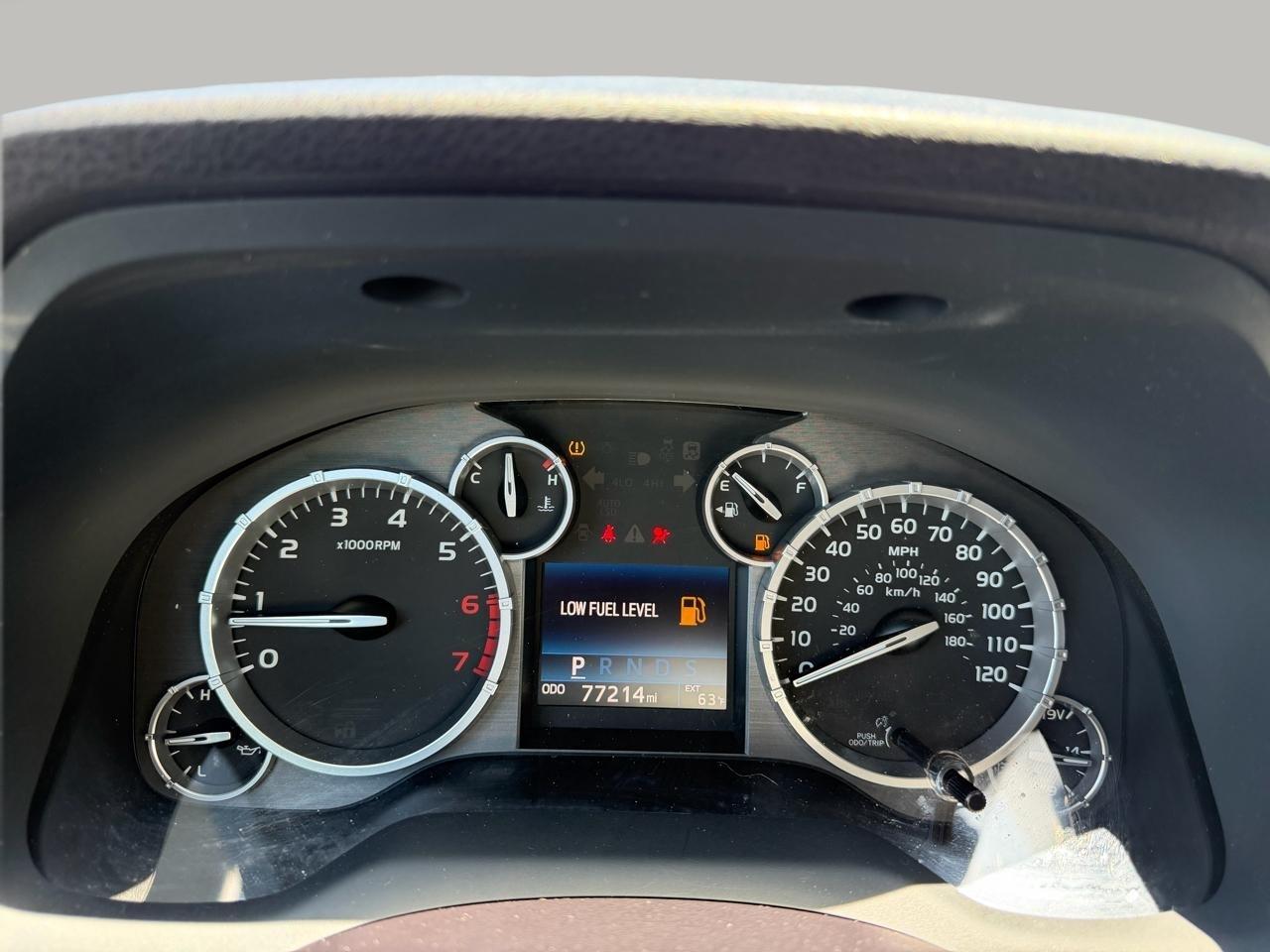 Toyota Tundra SR5 5.7L V8 FFV CrewMax 2WD 2016