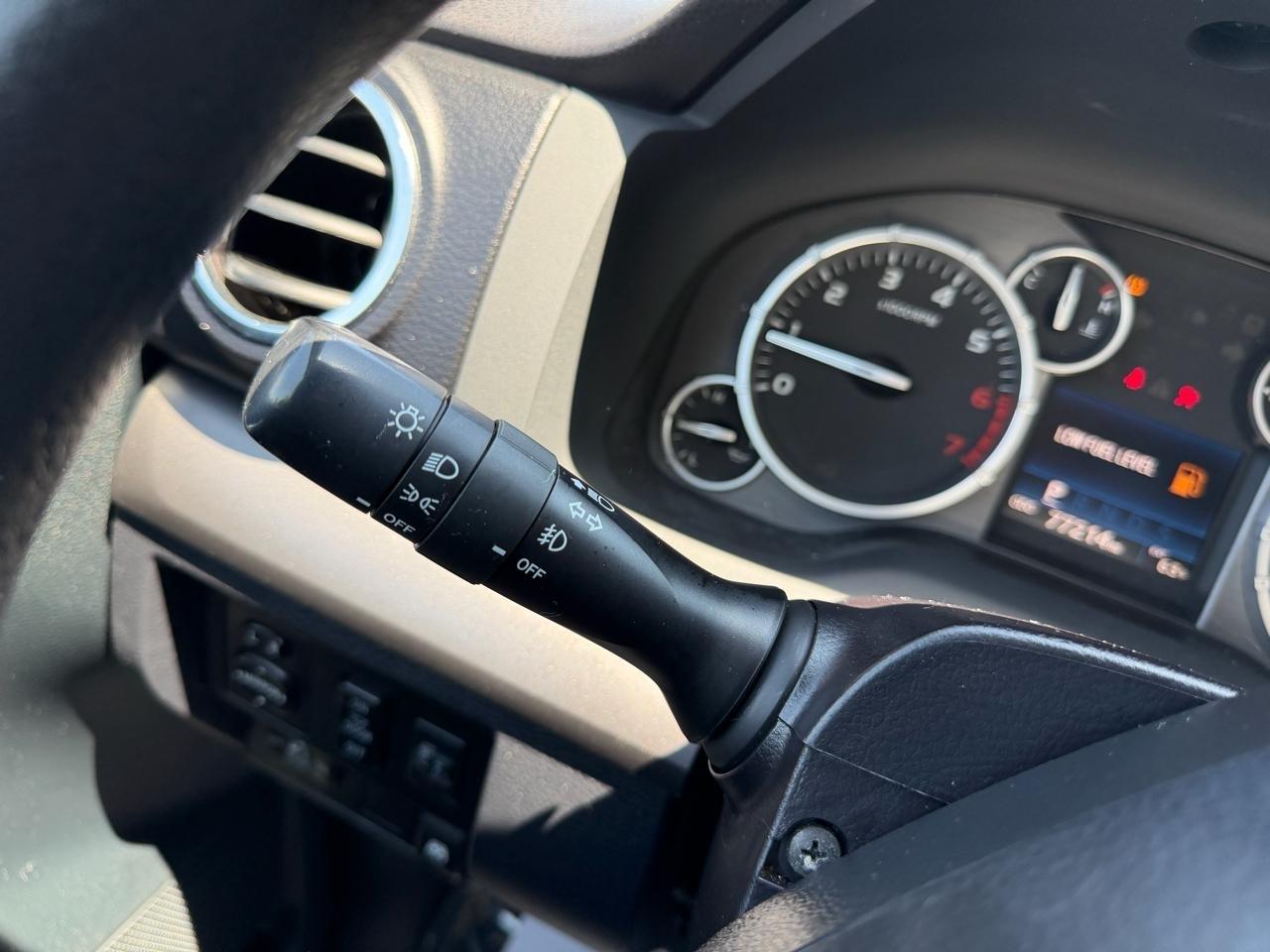 Toyota Tundra SR5 5.7L V8 FFV CrewMax 2WD 2016