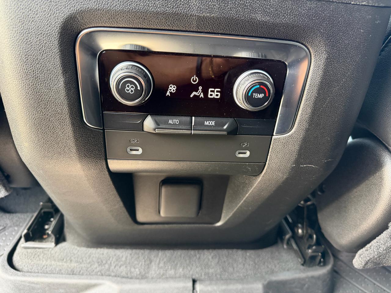 Chevrolet Suburban LT 2WD 2021