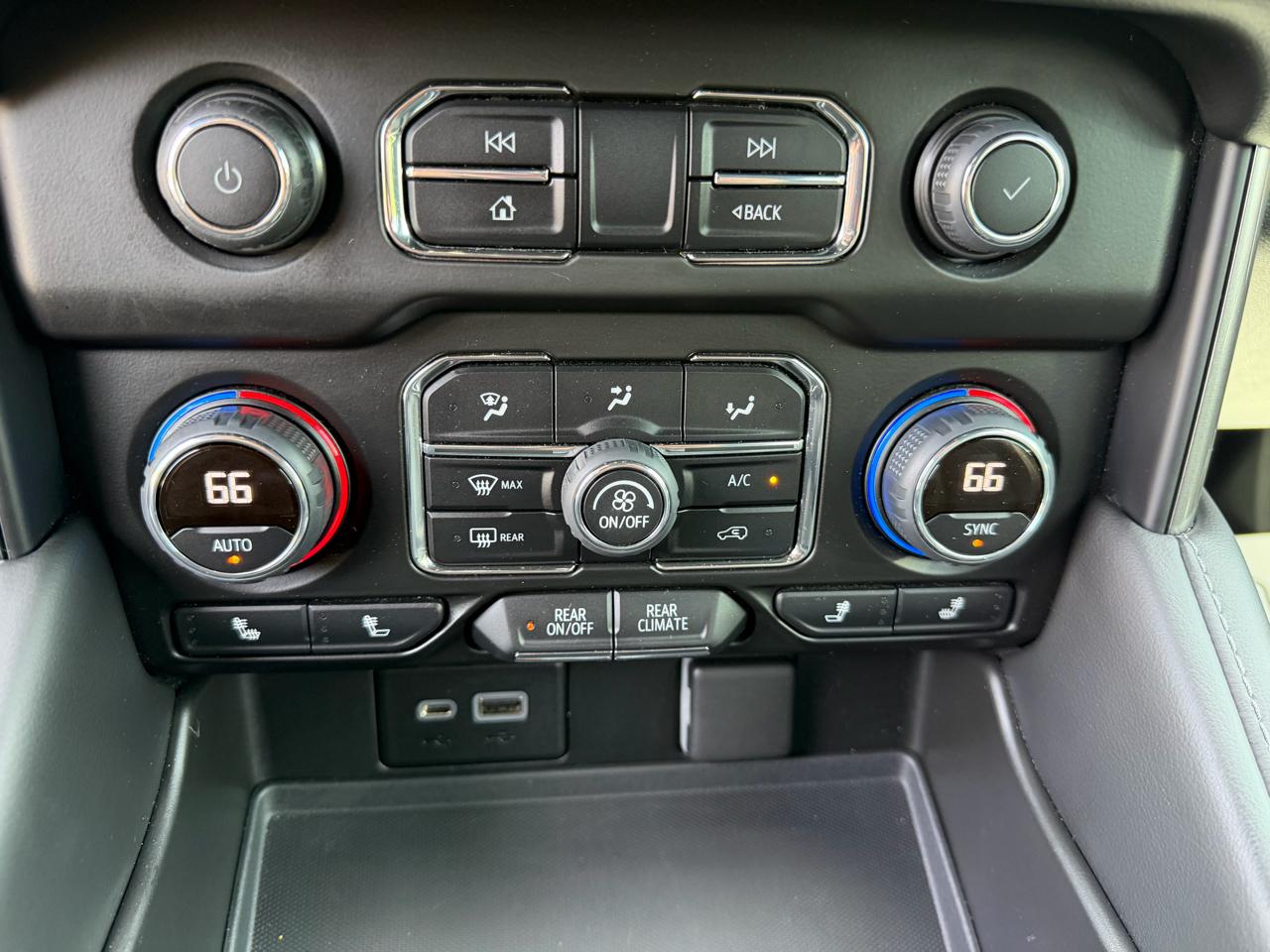 Chevrolet Suburban LT 2WD 2021