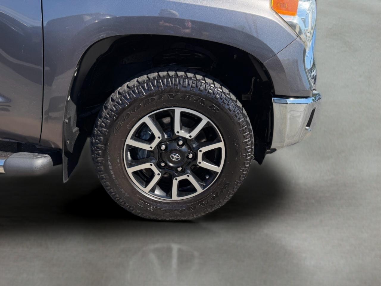 Toyota Tundra SR5 4.6L V8 Double Cab 2WD 2015