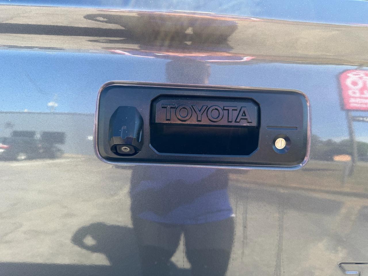 Toyota Tundra SR5 4.6L V8 Double Cab 2WD 2015
