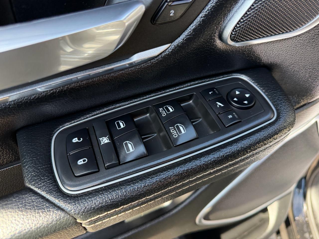 RAM 1500 Laramie Crew Cab SWB 2WD 2019