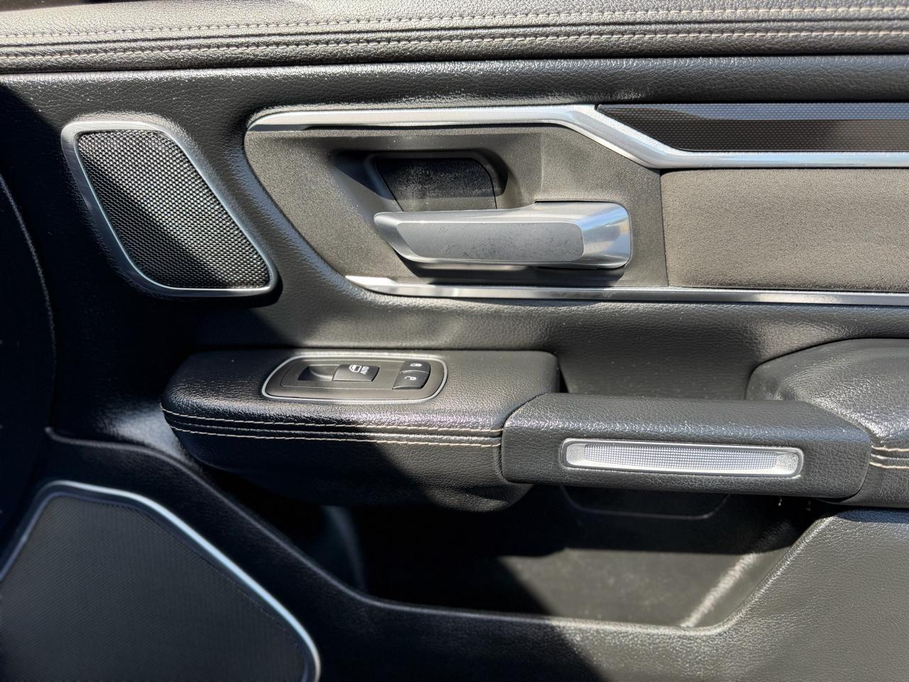 RAM 1500 Laramie Crew Cab SWB 2WD 2019