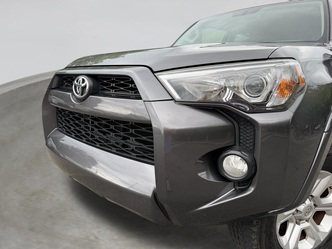 Toyota 4Runner SR5 2WD 2015
