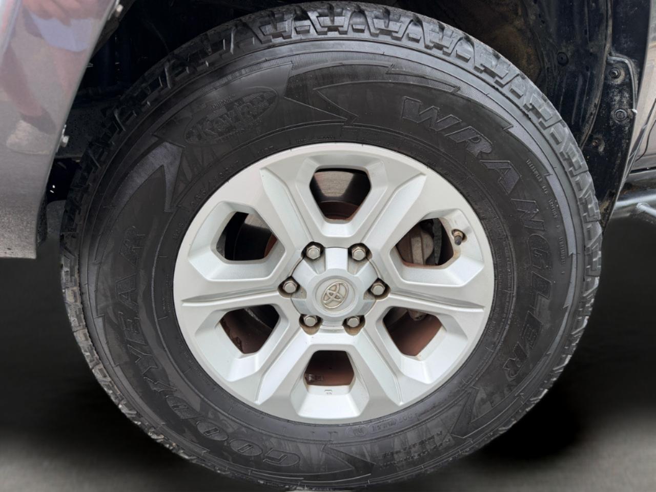 Toyota 4Runner SR5 2WD 2015