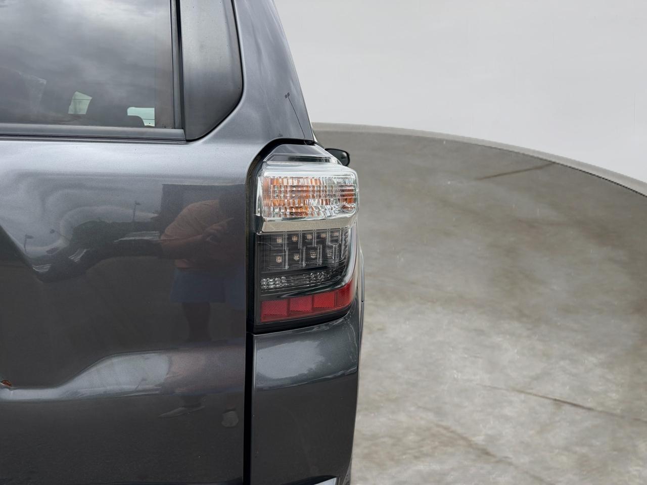Toyota 4Runner SR5 2WD 2015