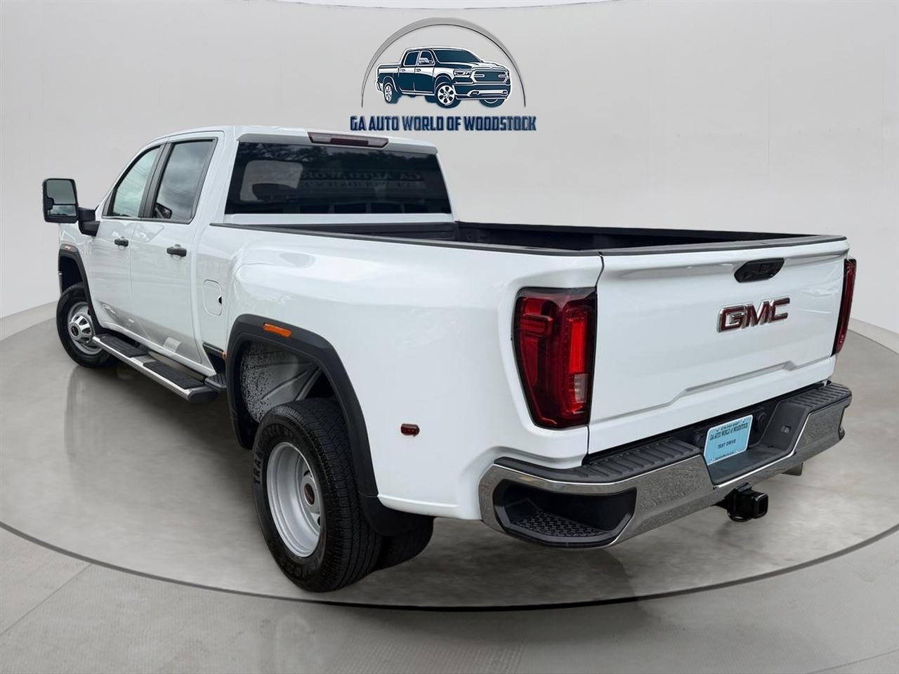 GMC Sierra 3500HD Pro Crew Cab 4WD SB 2023