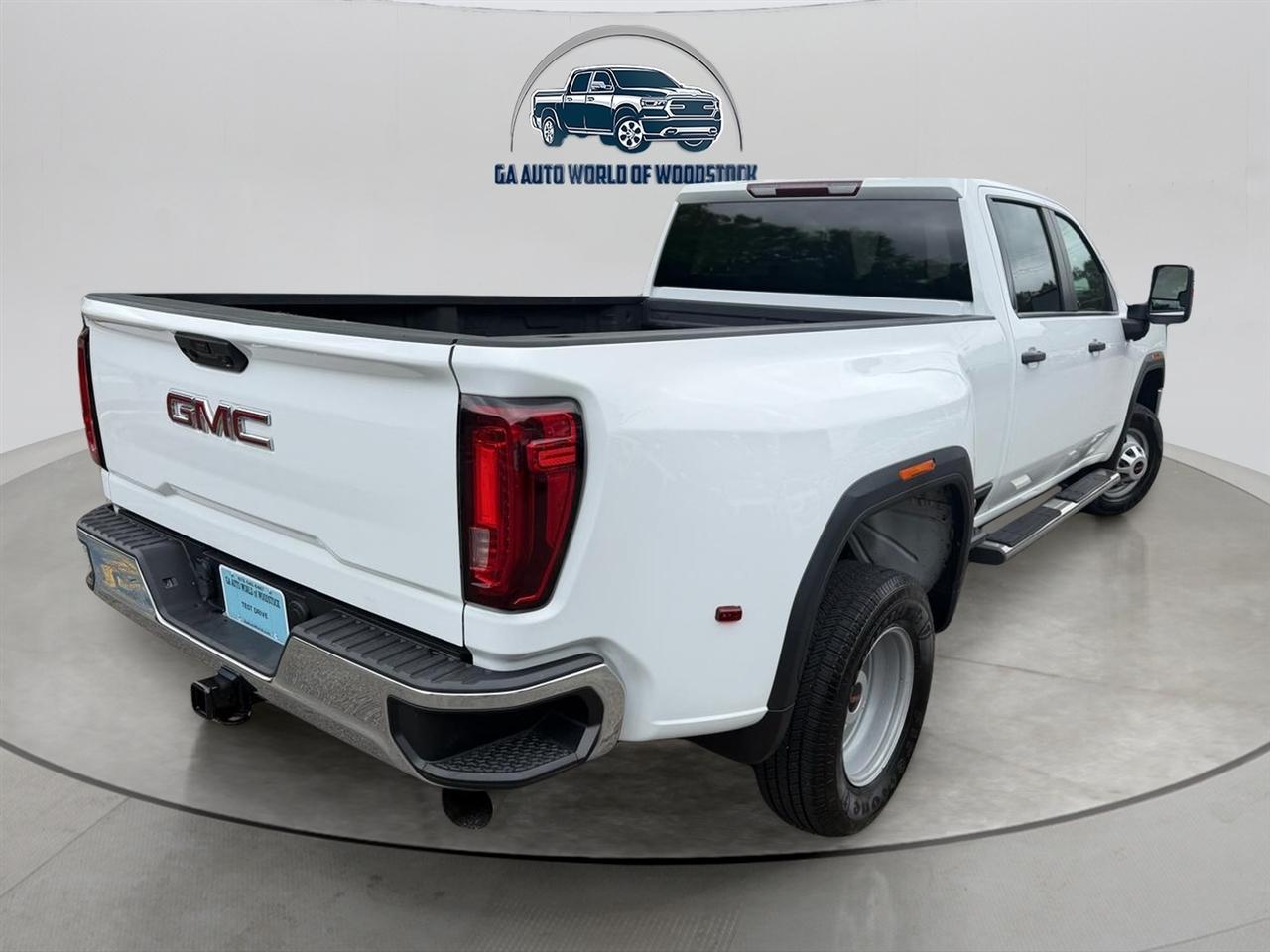 GMC Sierra 3500HD Pro Crew Cab 4WD SB 2023