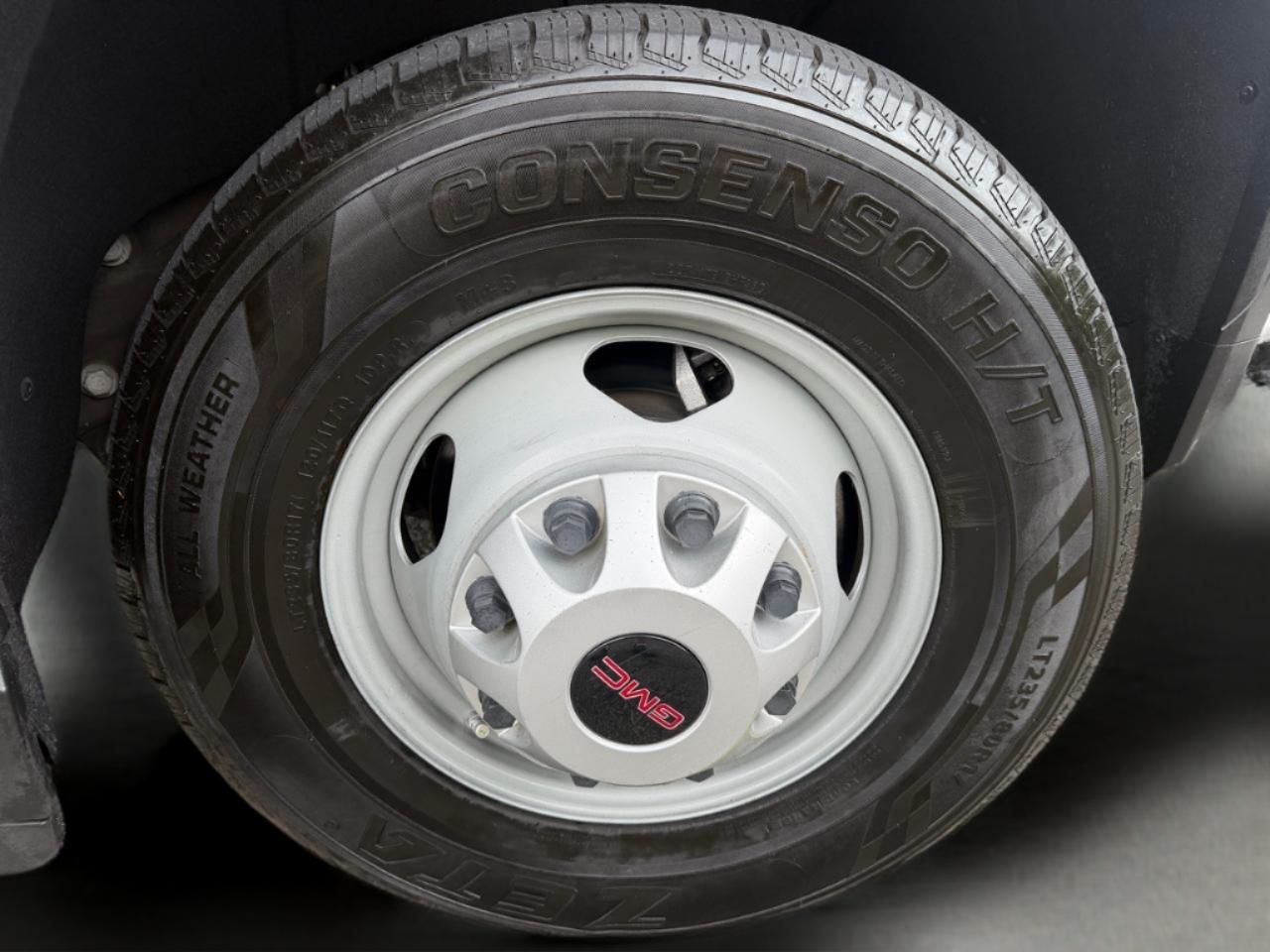 GMC Sierra 3500HD Pro Crew Cab 4WD SB 2023