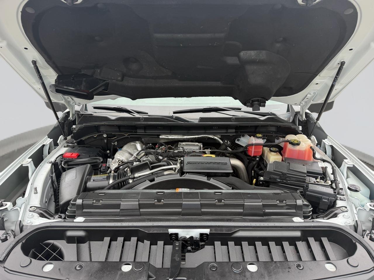 GMC Sierra 3500HD Pro Crew Cab 4WD SB 2023