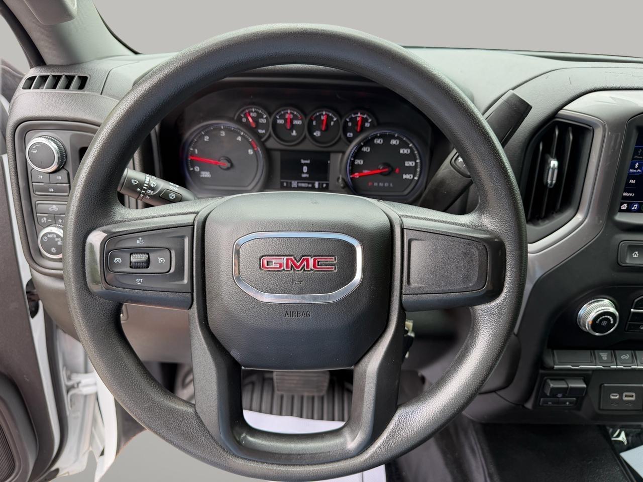 GMC Sierra 3500HD Pro Crew Cab 4WD SB 2023