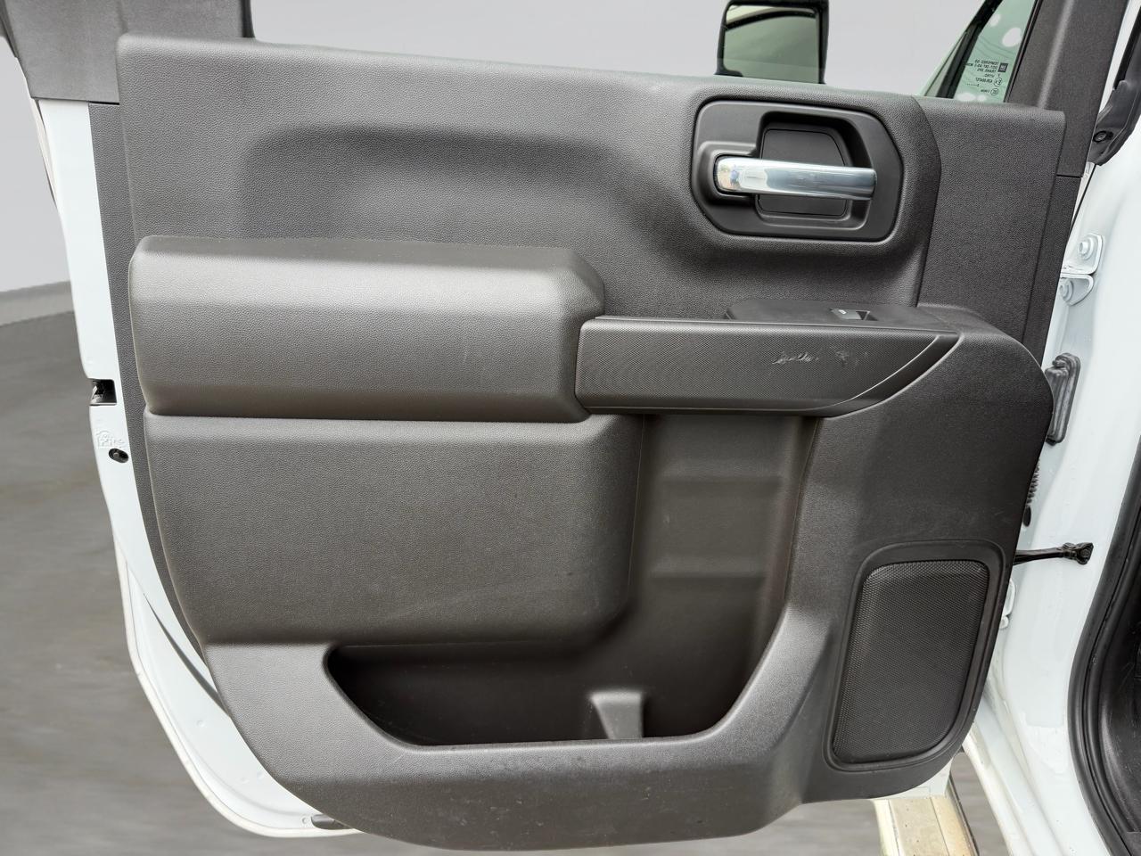 GMC Sierra 3500HD Pro Crew Cab 4WD SB 2023