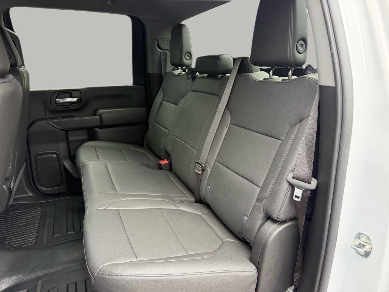 GMC Sierra 3500HD Pro Crew Cab 4WD SB 2023