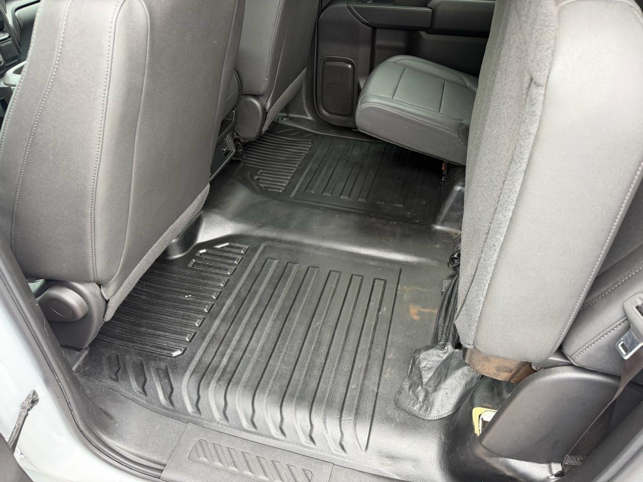 GMC Sierra 3500HD Pro Crew Cab 4WD SB 2023