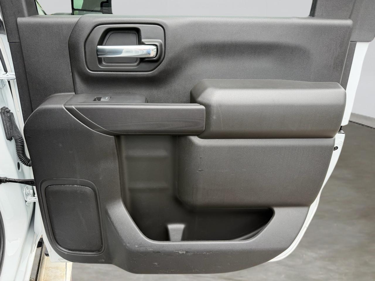 GMC Sierra 3500HD Pro Crew Cab 4WD SB 2023