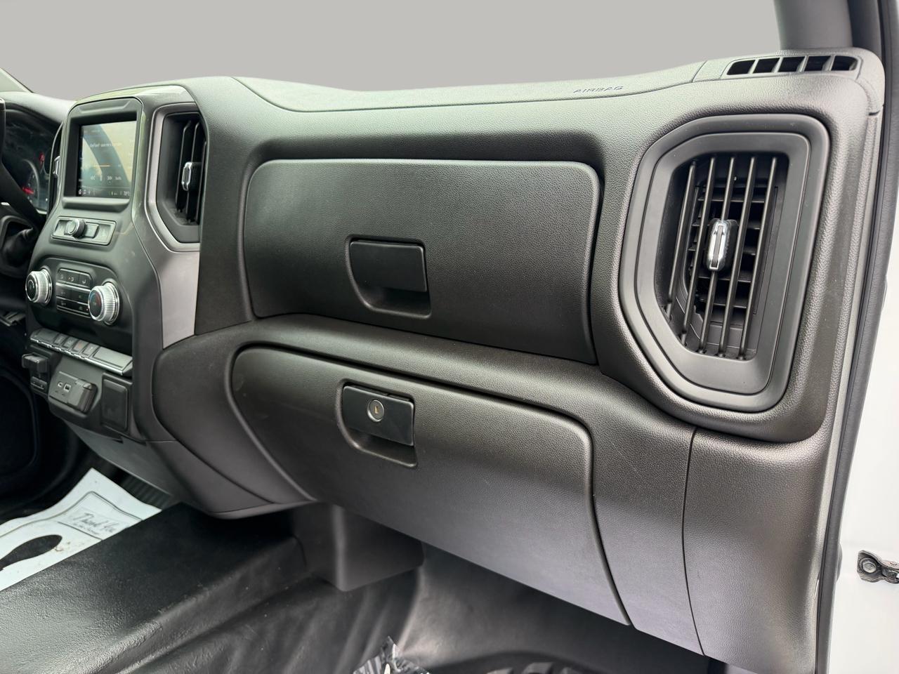 GMC Sierra 3500HD Pro Crew Cab 4WD SB 2023