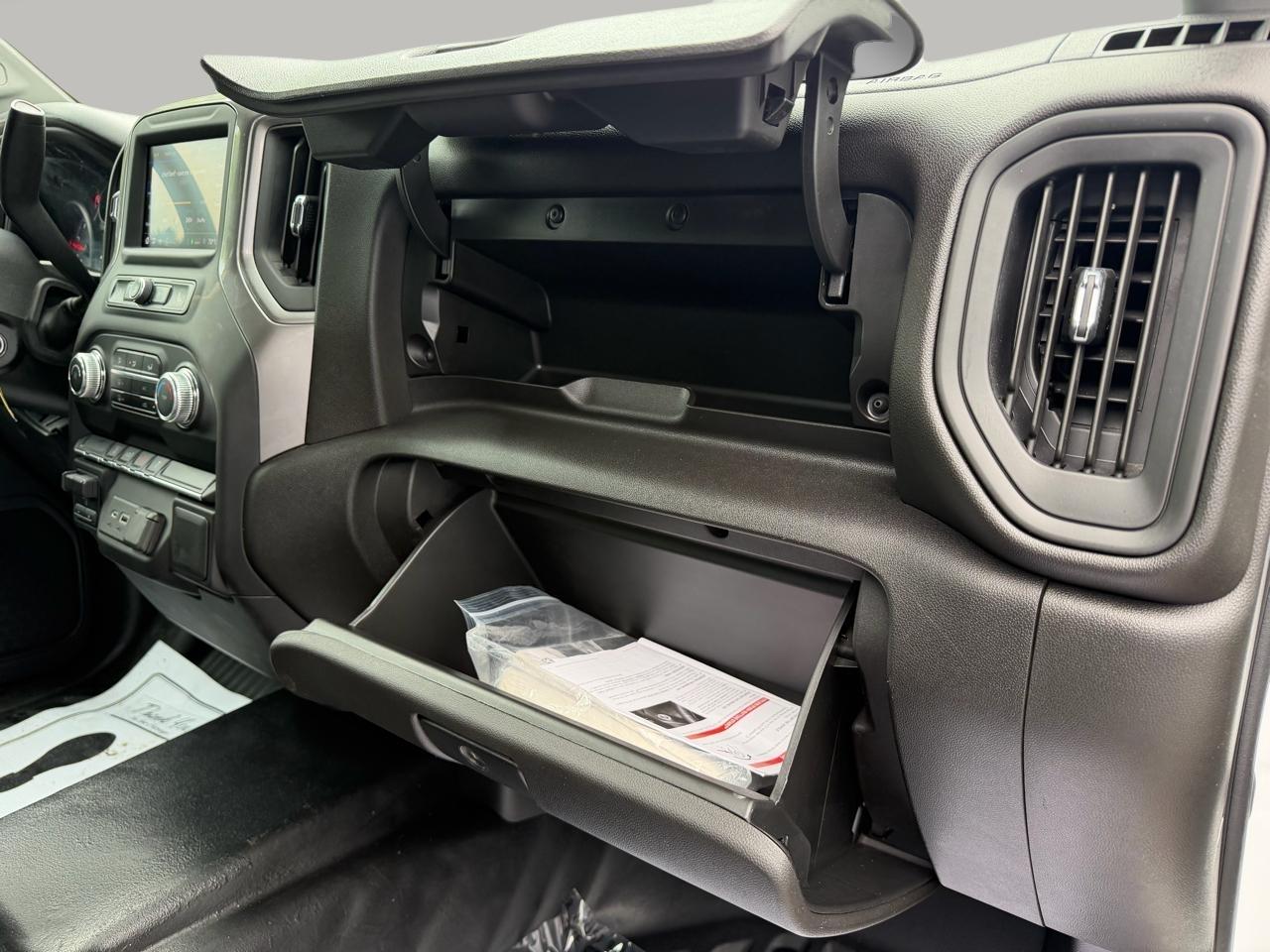 GMC Sierra 3500HD Pro Crew Cab 4WD SB 2023