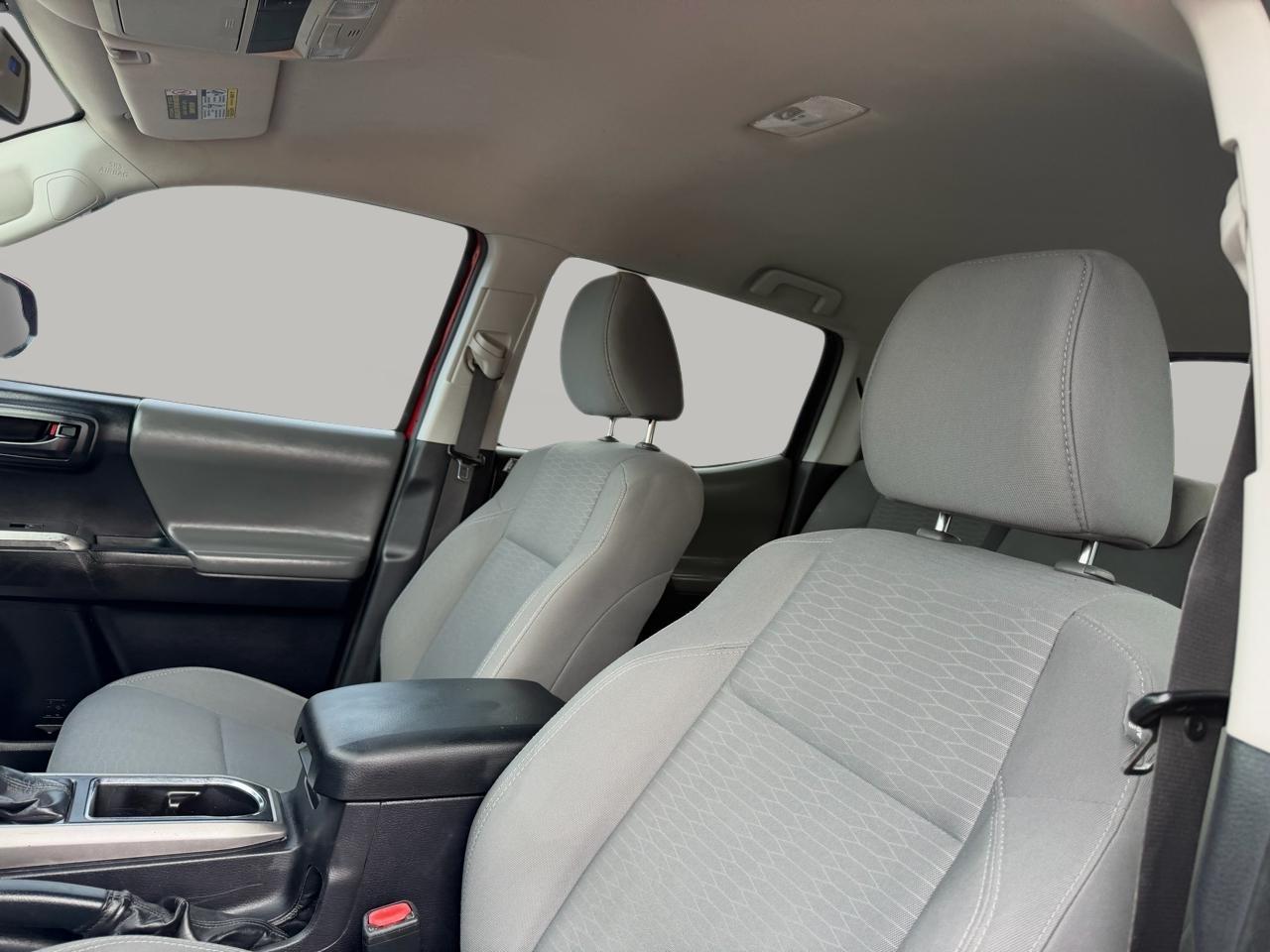 Toyota Tacoma 2WD Double Cab LB V6 AT SR5 (Natl) 2017