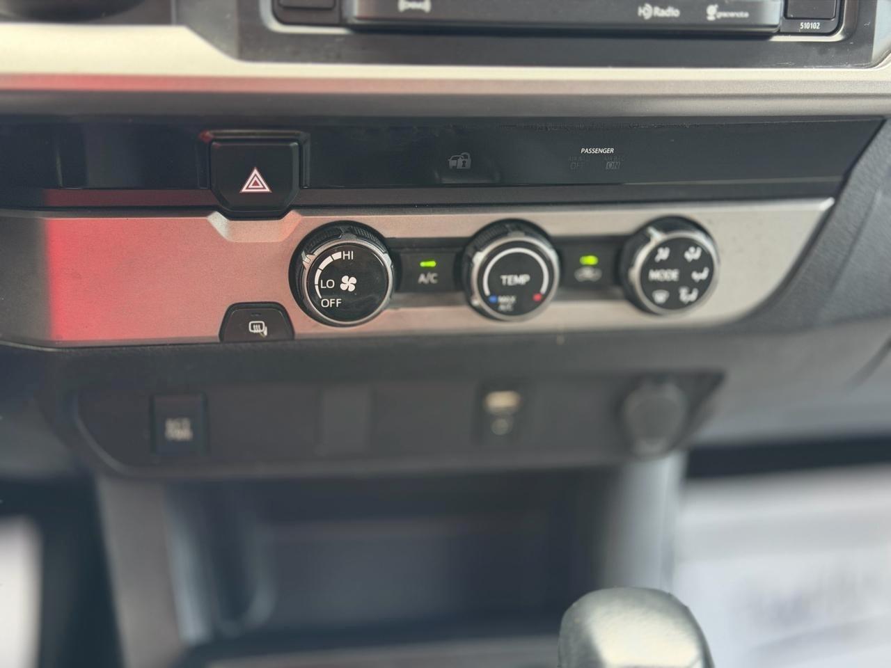 Toyota Tacoma 2WD Double Cab LB V6 AT SR5 (Natl) 2017