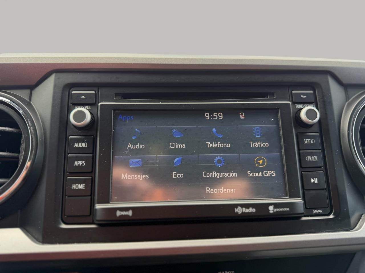 Toyota Tacoma 2WD Double Cab LB V6 AT SR5 (Natl) 2017