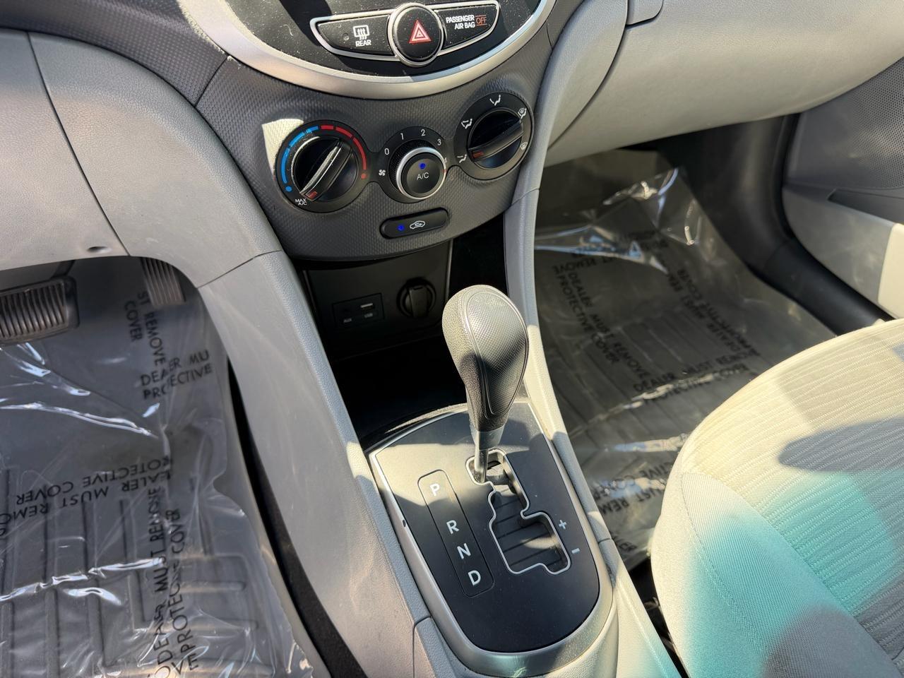 Hyundai Accent SE Hatchback Auto 2016