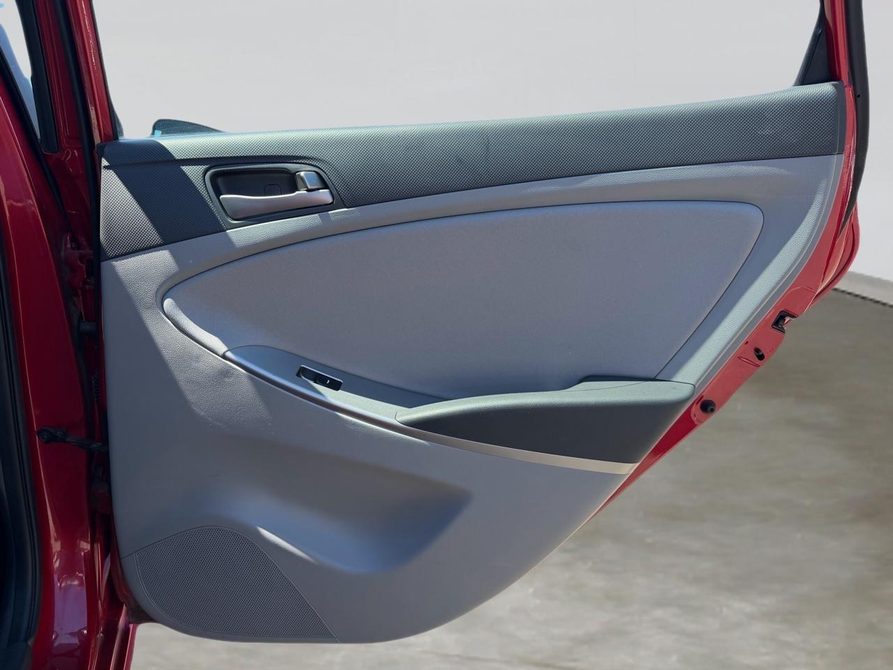 Hyundai Accent SE Hatchback Auto 2016