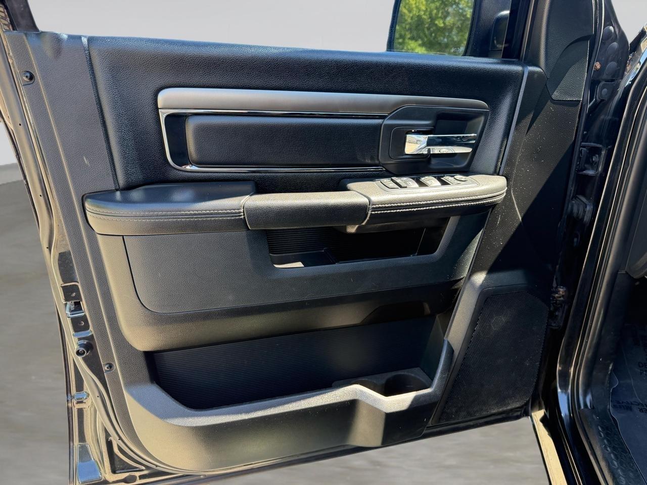 RAM 1500 Sport Quad Cab 2WD 2017