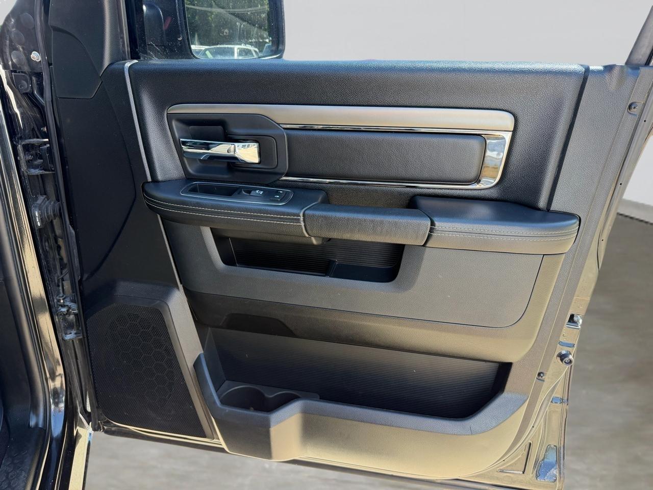 RAM 1500 Sport Quad Cab 2WD 2017