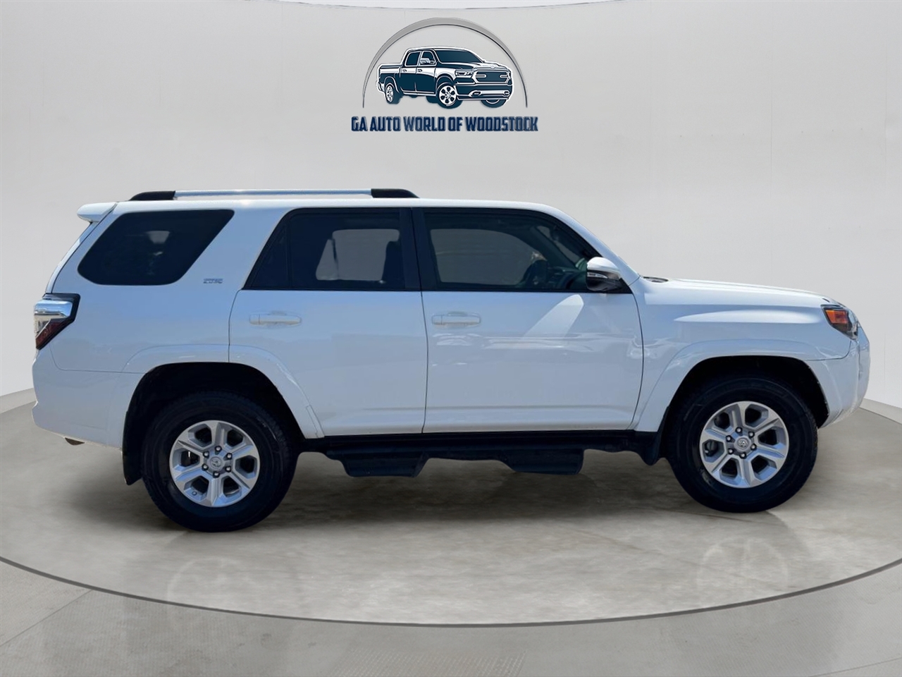 Toyota 4Runner SR5 2WD 2019