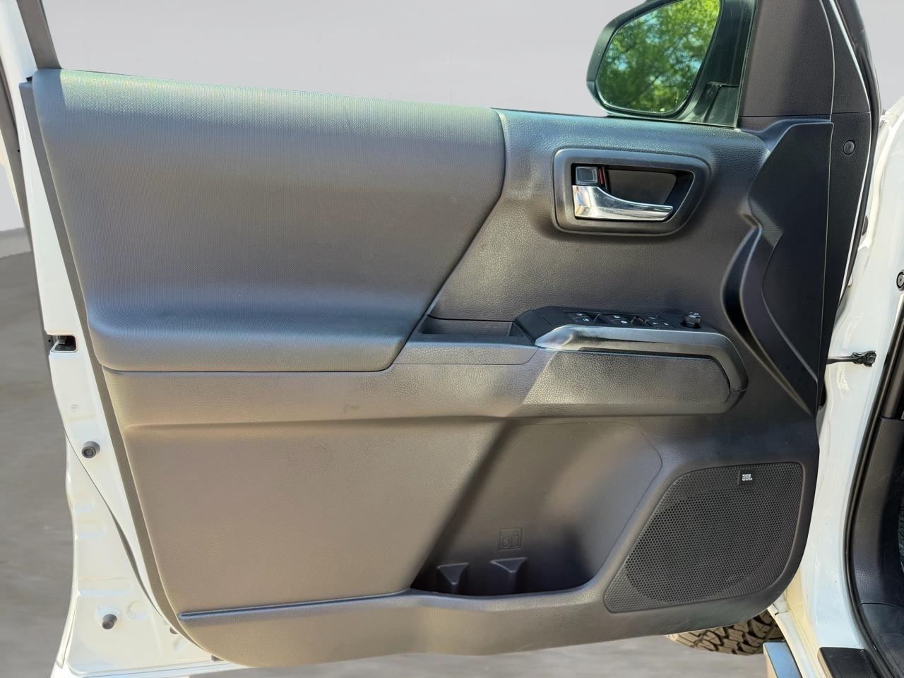 Toyota Tacoma TRD Off Road Double Cab 5' Bed V6 4x4 AT (Natl) 2019
