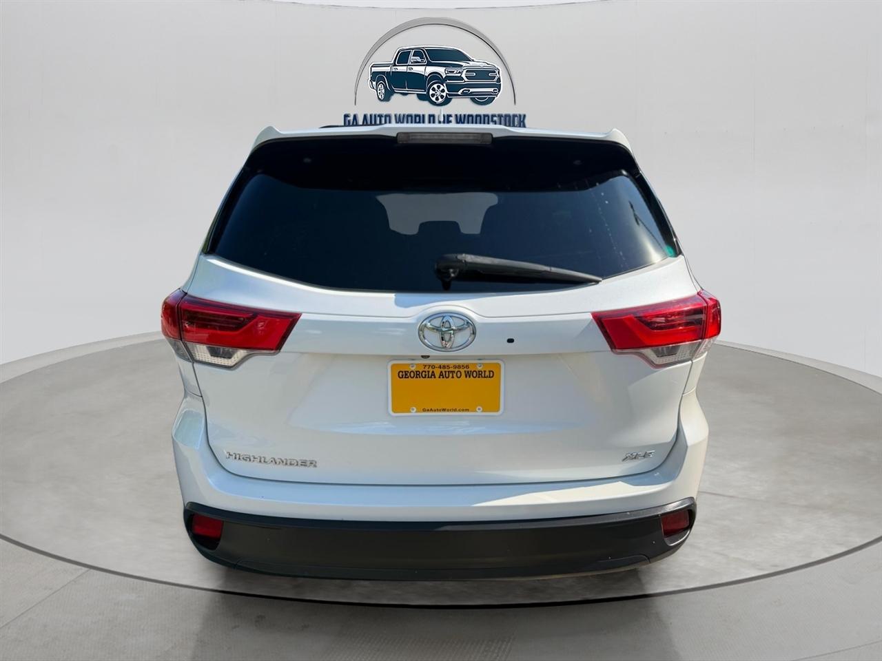 Toyota Highlander XLE FWD V6 2017