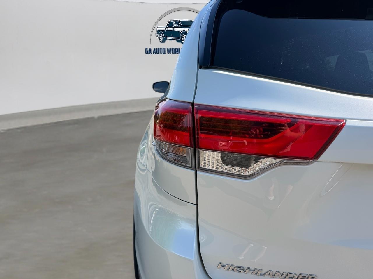Toyota Highlander XLE FWD V6 2017